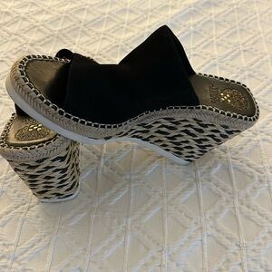 Vince Camuto Women's Brissia Wedge Sandal - size 10